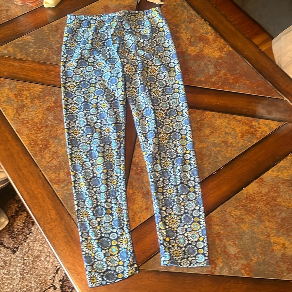 Belle De Jour girls small leggings